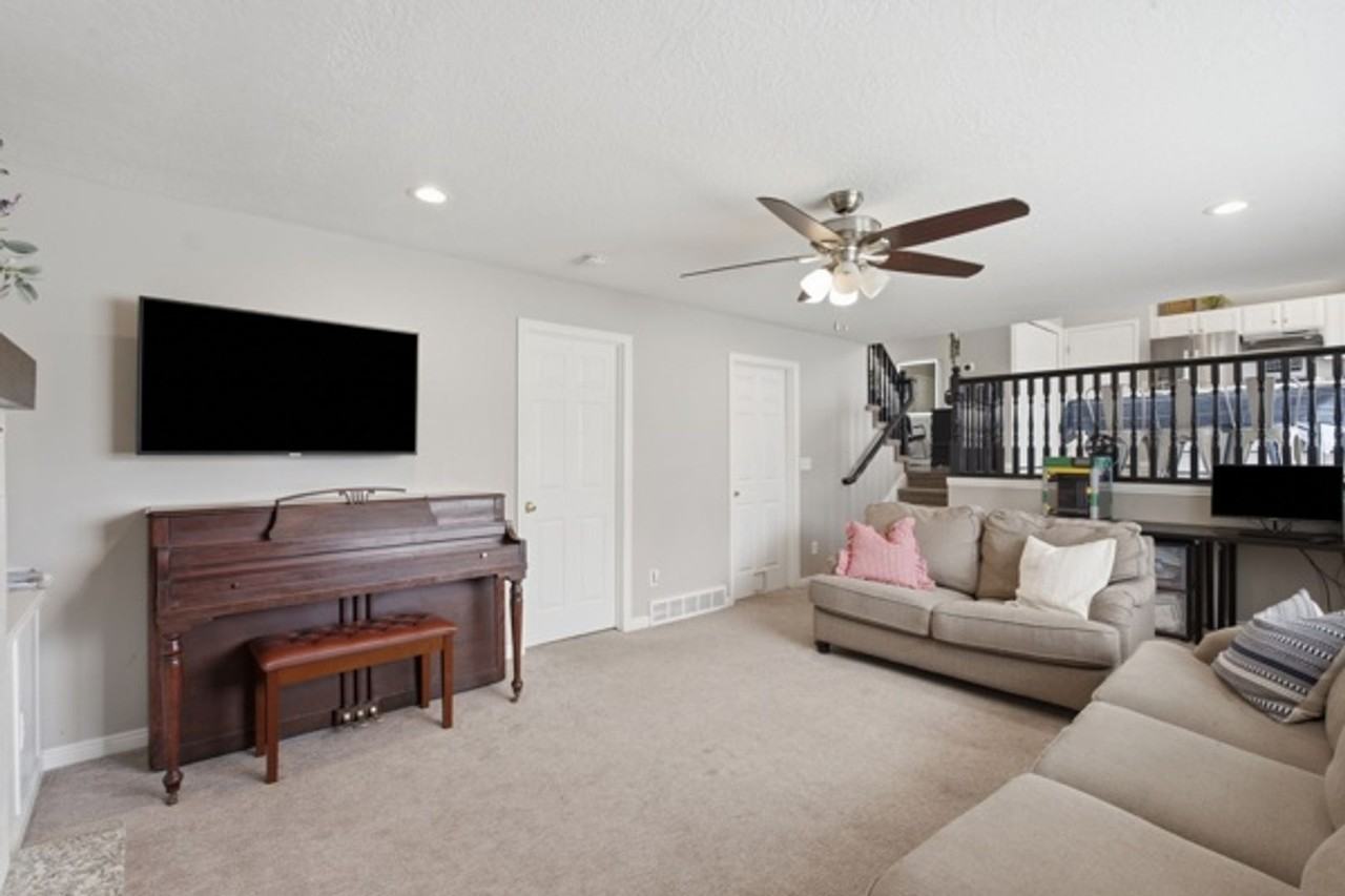 853 S 740 W - Photo 6 of 19