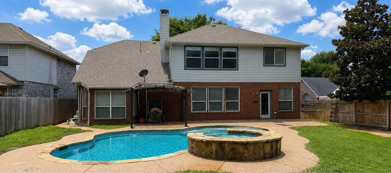 1933 Parktree Dr - Photo 4 of 9