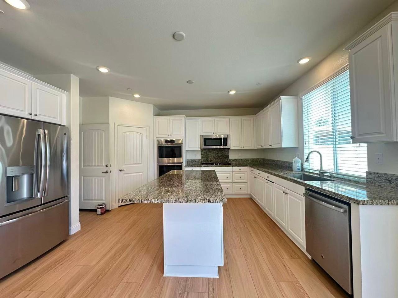 12050 Meander Way - Photo 4 of 21