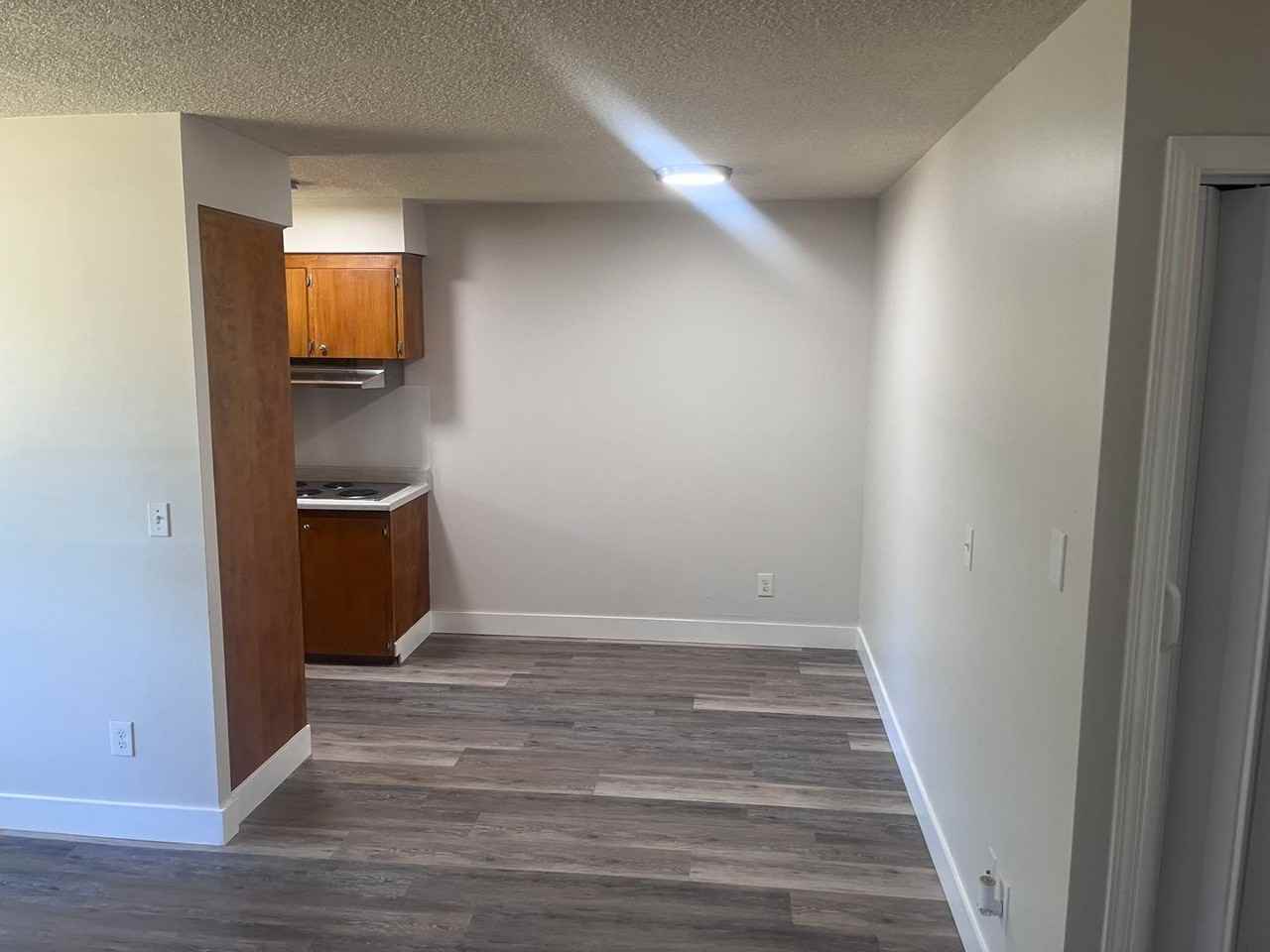 7037 Se Woodward St - Photo 5 of 10