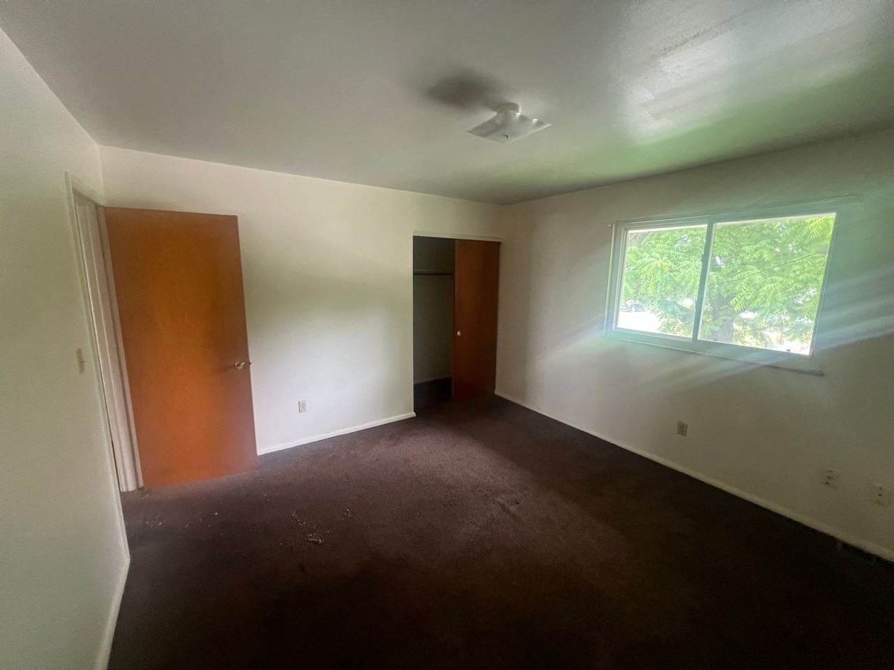 363 S Church St - Photo 7 of 9