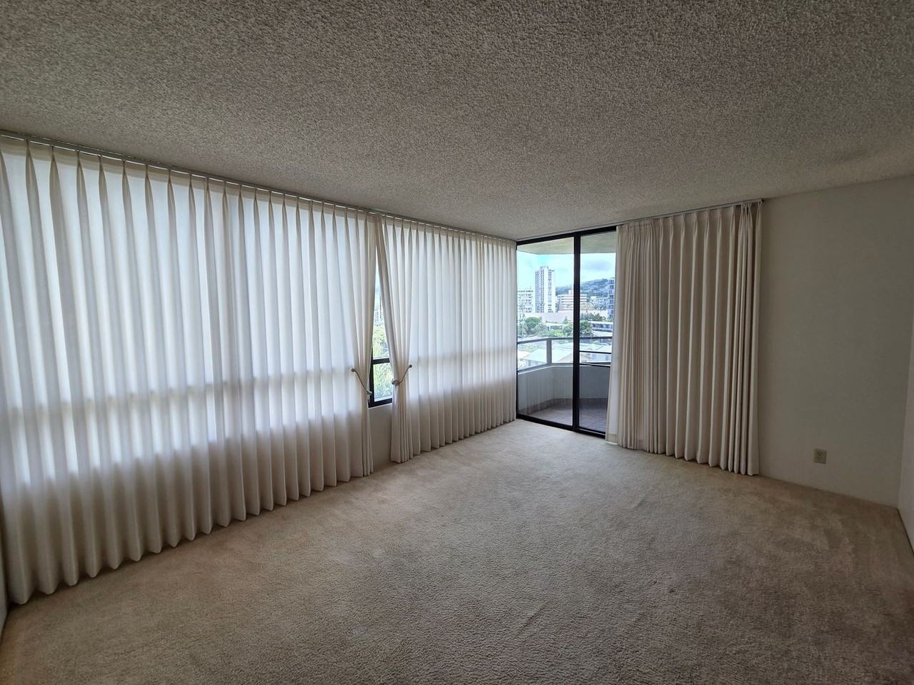 1525 Wilder Ave - Photo 4 of 21