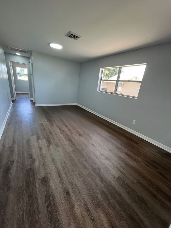 1020 Pisgah Pl - Photo 6 of 10