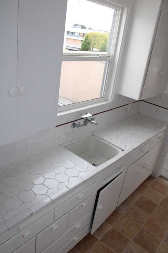 4010 Macdonald Ave - Photo 5 of 19