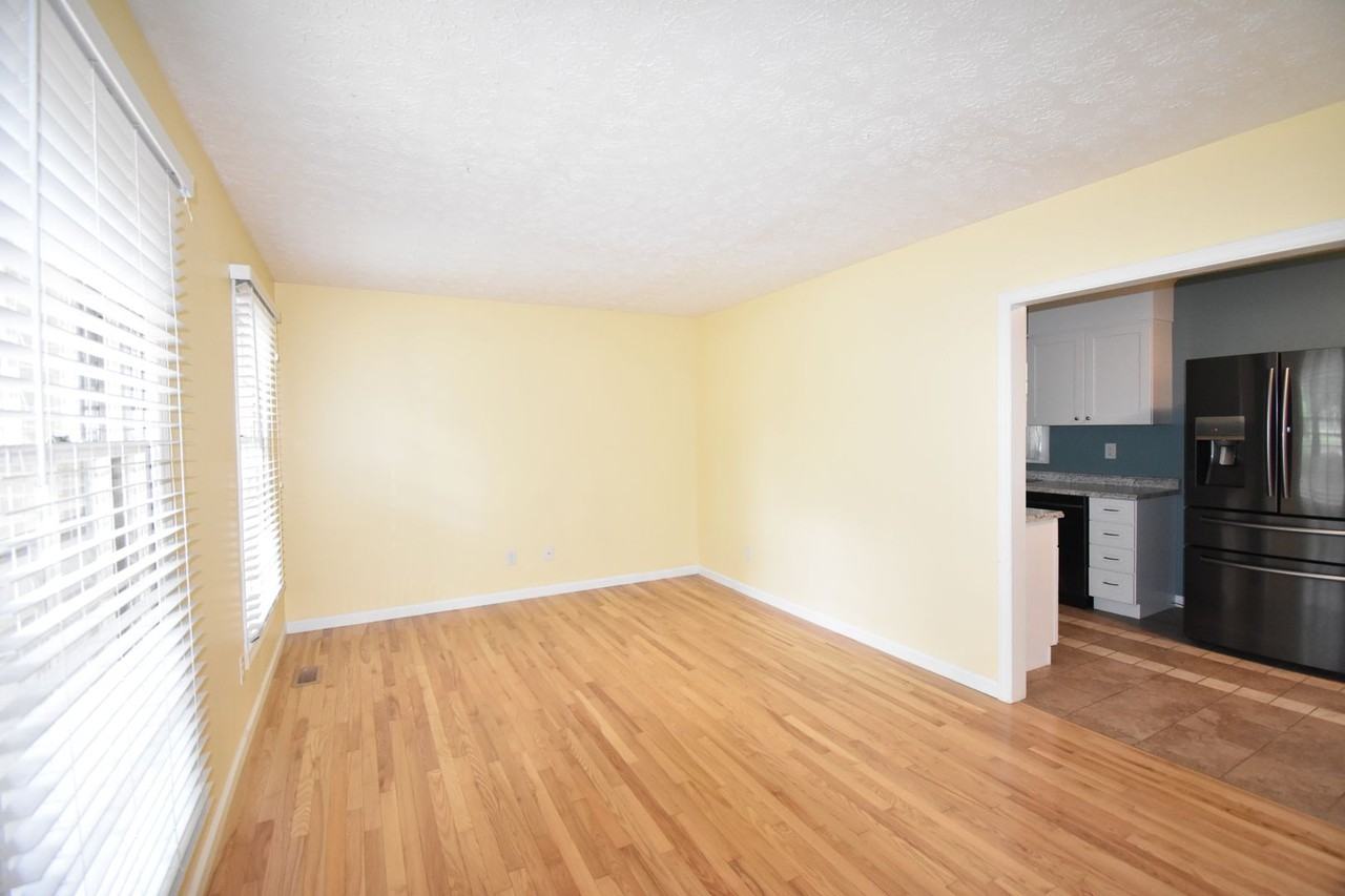 333 Mcfadyen Dr - Photo 2 of 17