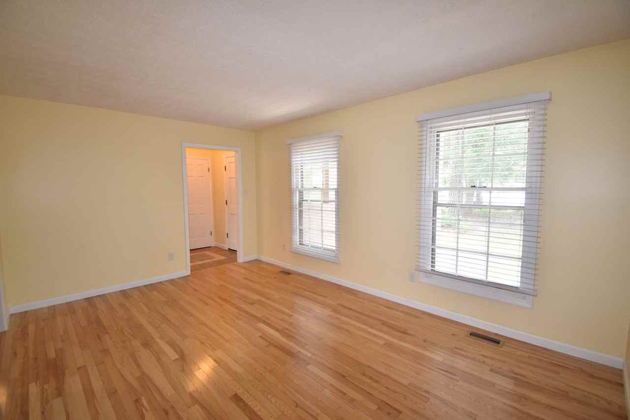 333 Mcfadyen Dr - Photo 3 of 17