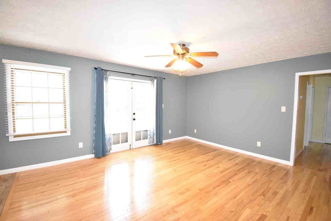 333 Mcfadyen Dr - Photo 4 of 17