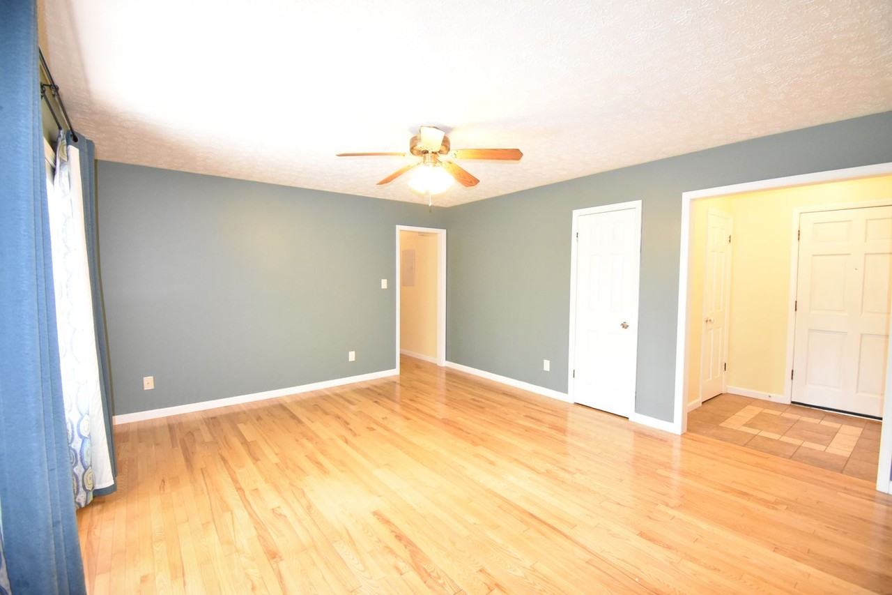 333 Mcfadyen Dr - Photo 5 of 17