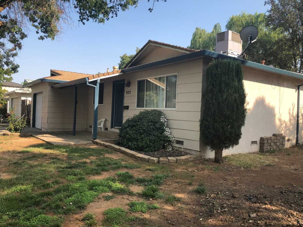 925 Hasvold Dr - Photo 2 of 22