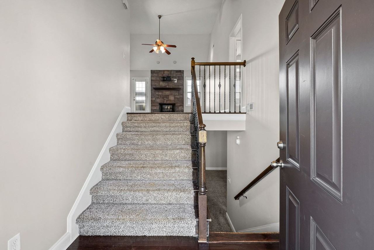 1290 Snowball Ln - Photo 4 of 34
