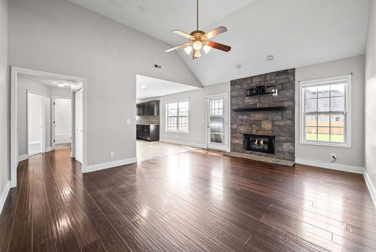1290 Snowball Ln - Photo 5 of 34