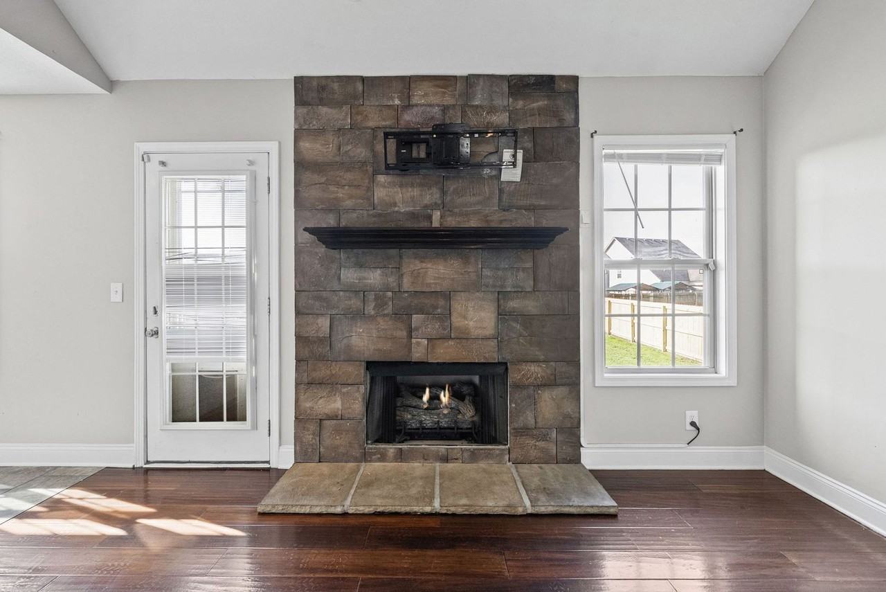 1290 Snowball Ln - Photo 6 of 34