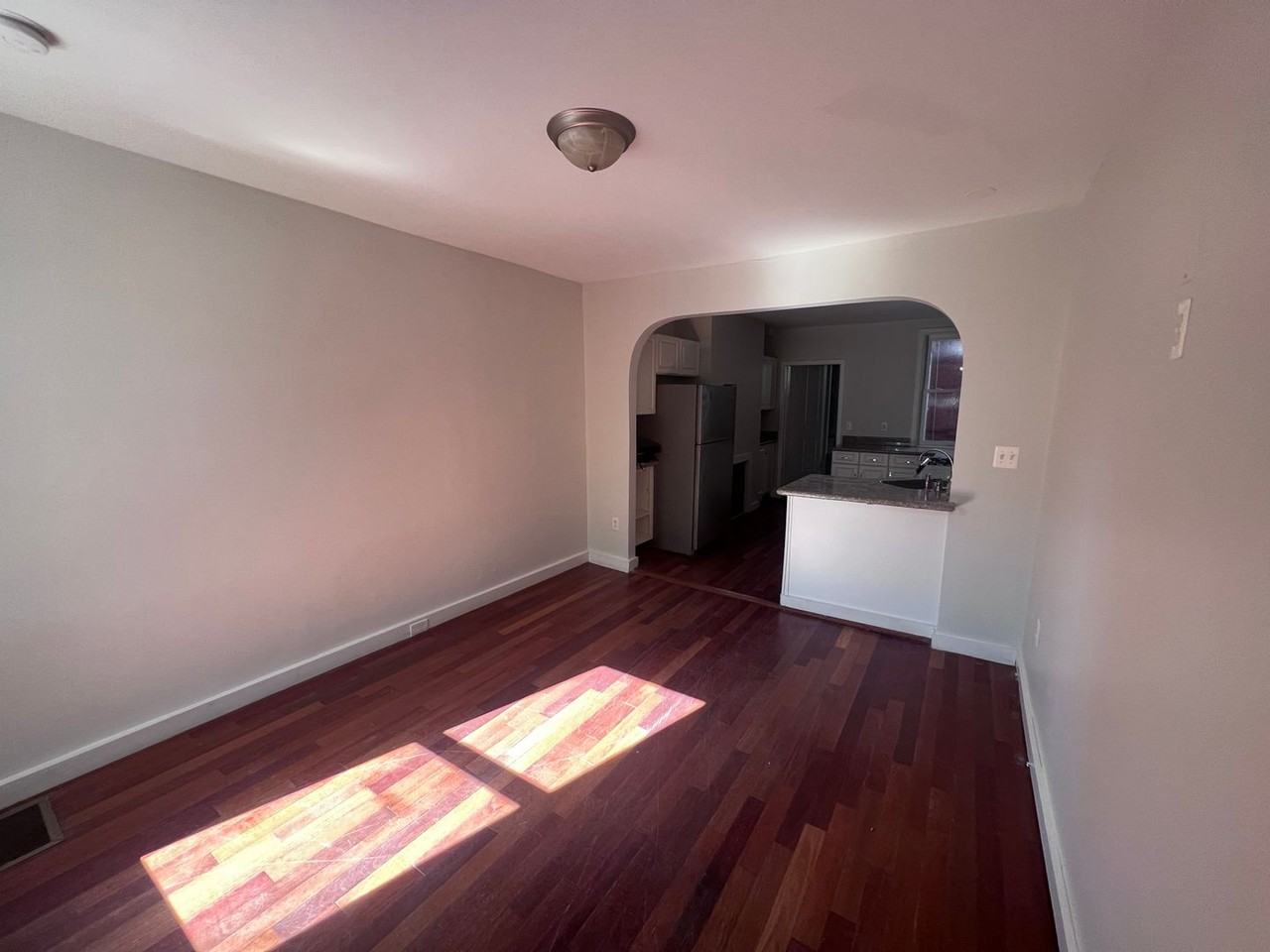 2104 Bank St - Photo 2 of 33