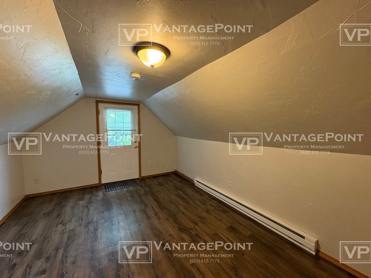 1079 Shawano Ave Uppr - Photo 6 of 17