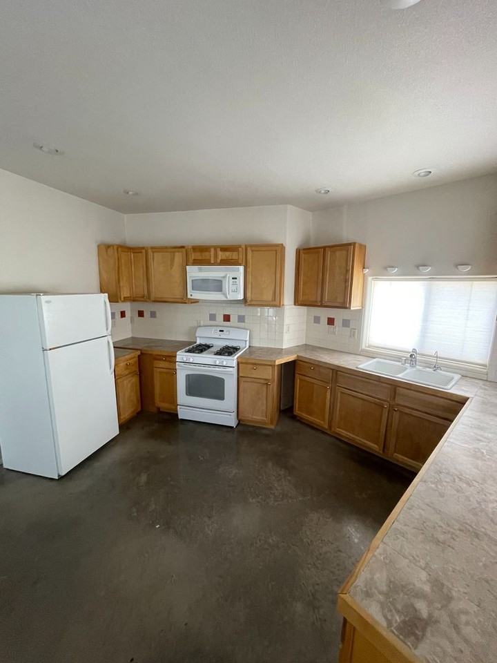 44 Lady Of The Mountain Rd - Photo 6 of 50