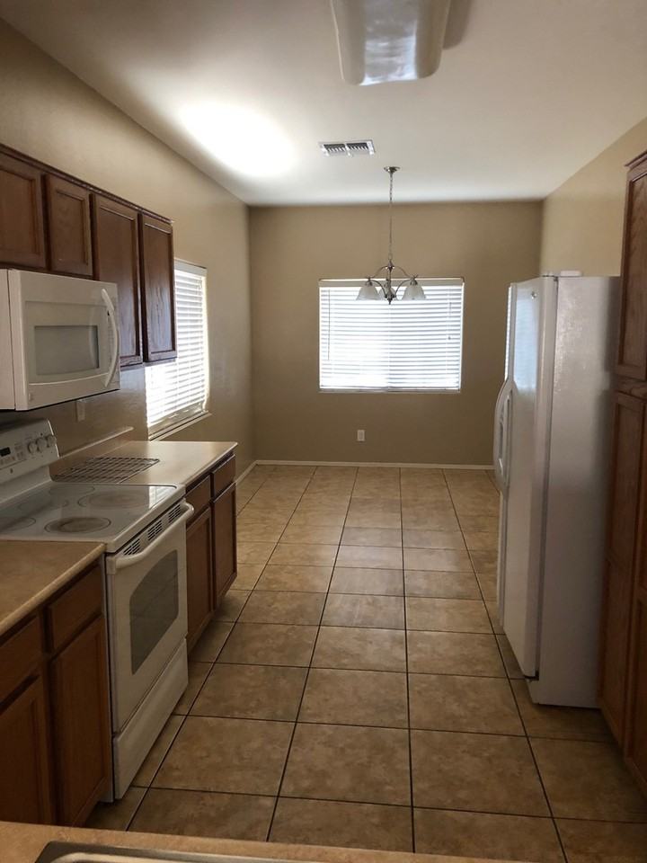 44290 W Neely Dr - Photo 6 of 11