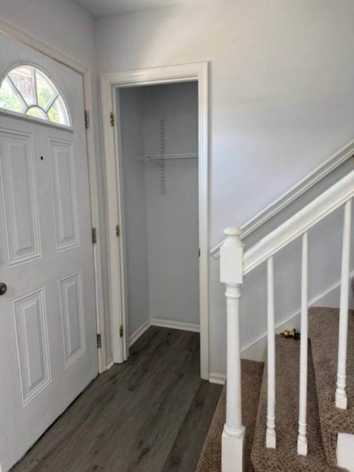 302 Cottonwood Ln - Photo 5 of 25