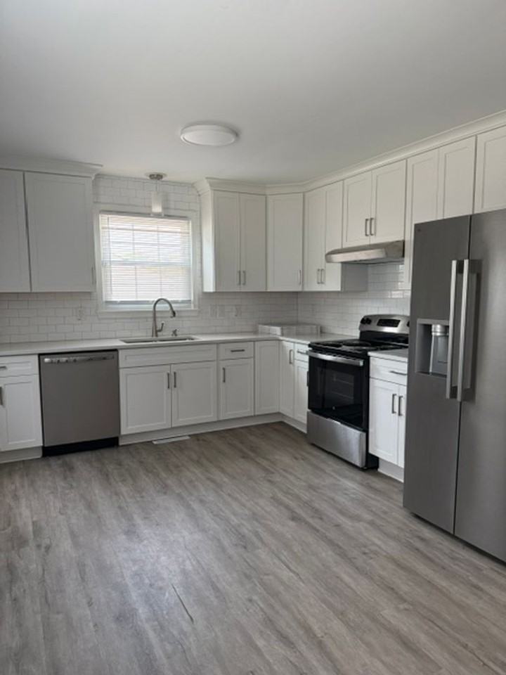 302 Cottonwood Ln - Photo 6 of 25