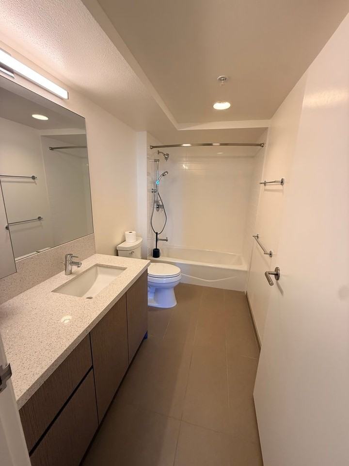 KAPIOLANI RESIDENCE #4301 - Photo 6 of 13