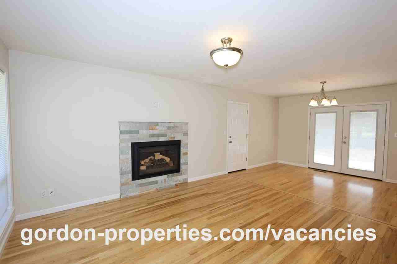 10851 Se Garrett Dr - Photo 4 of 33