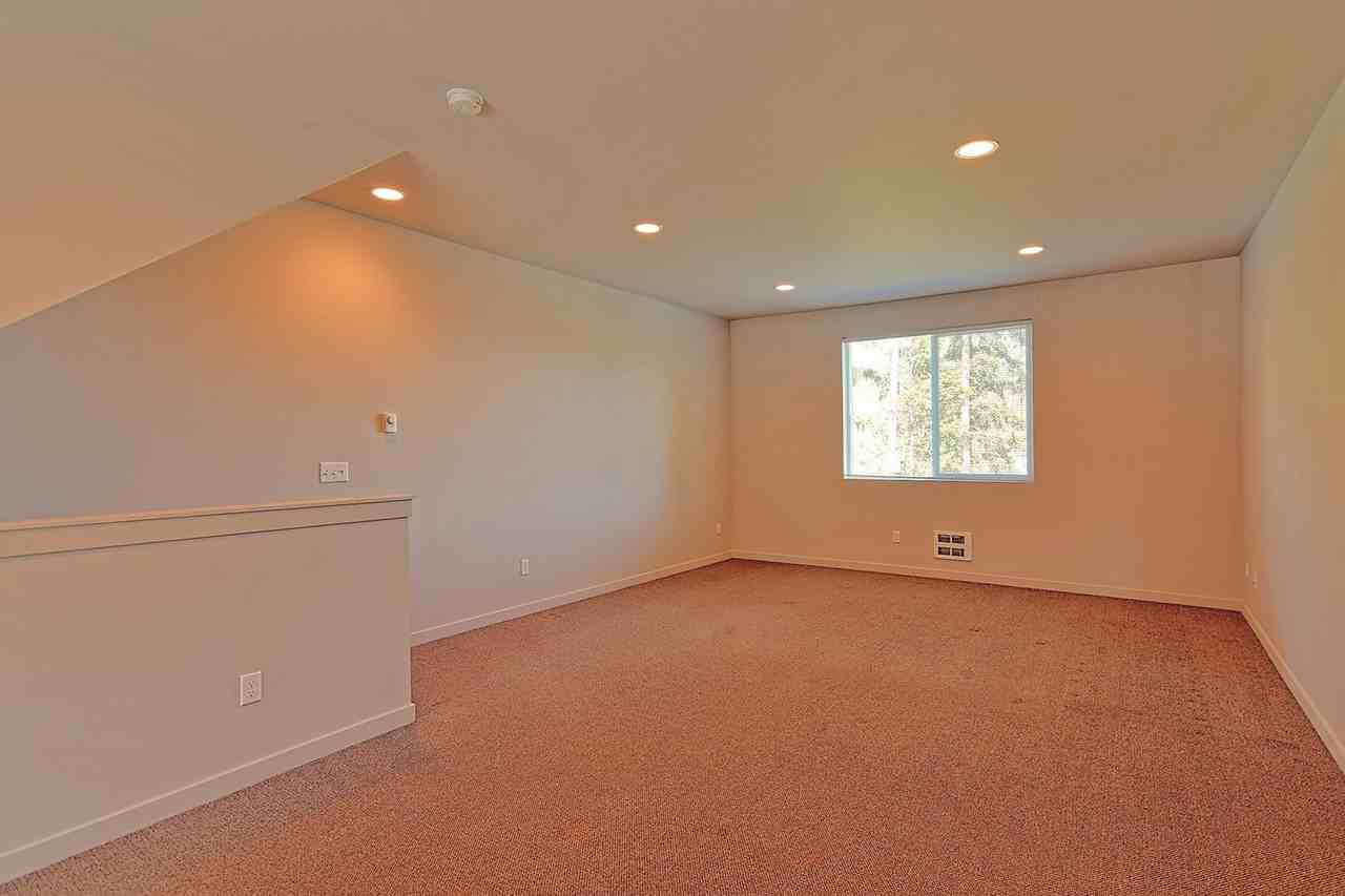 10509 14th Dr Se - Photo 7 of 16