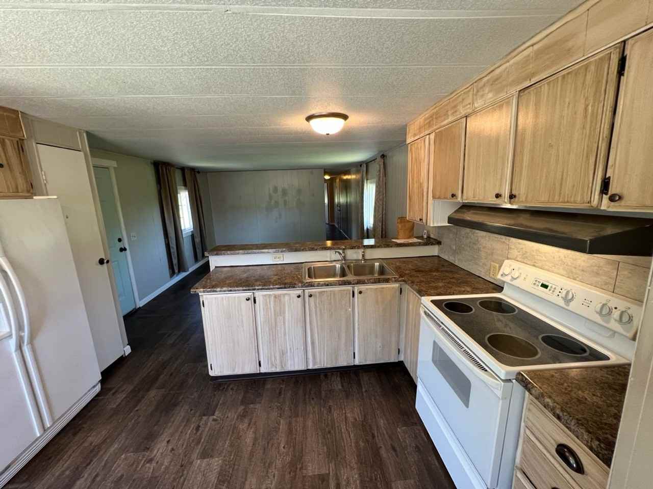 6 Reeves Rd - Photo 6 of 44