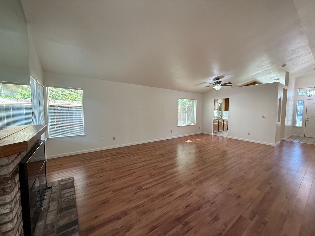 749 Oak Brook Dr - Photo 3 of 18