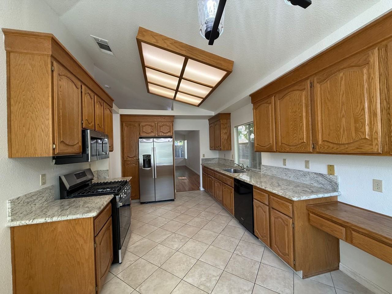 749 Oak Brook Dr - Photo 4 of 18