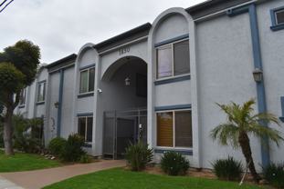 1450 Iris Ave #4 - Photo 1 of 1