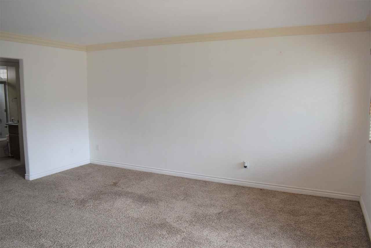 1450 Iris Ave #4 - Photo 5 of 18