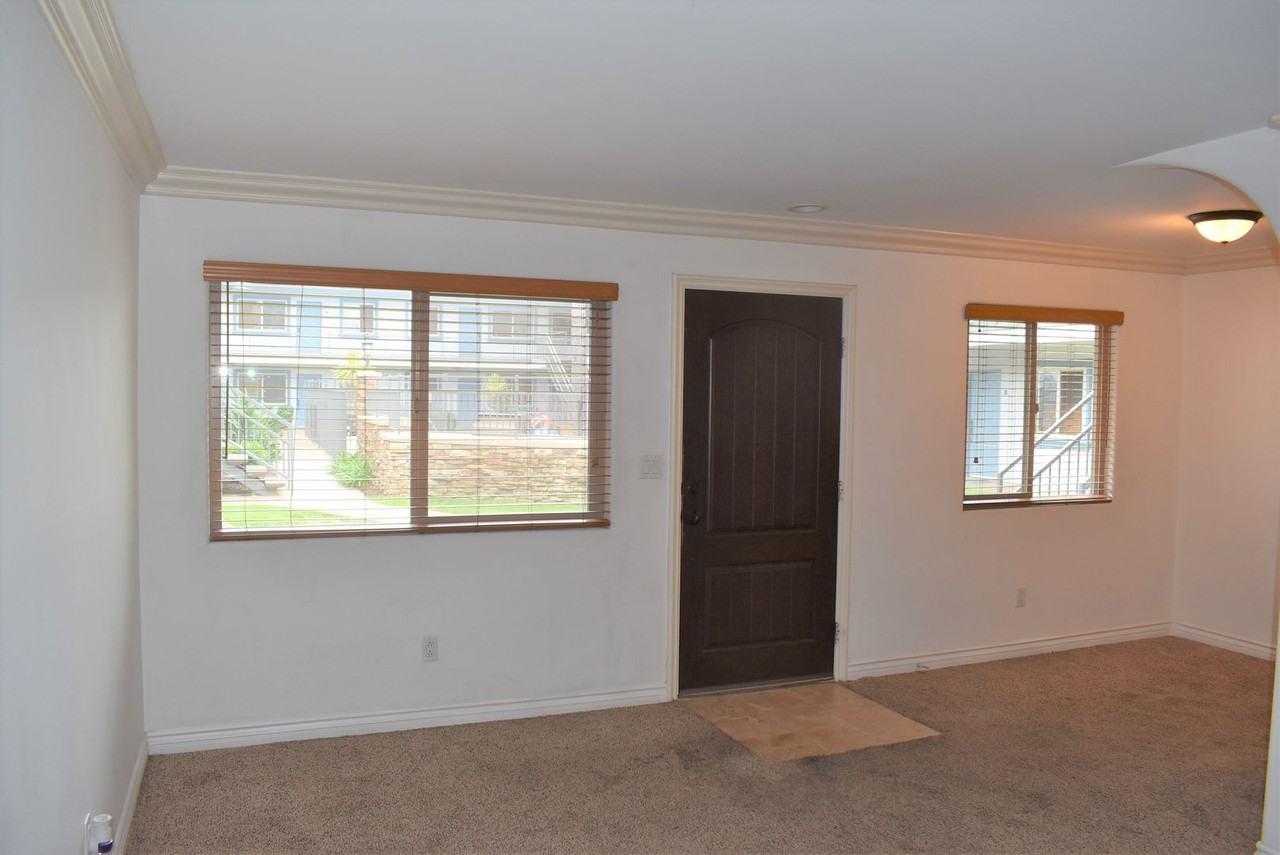 1450 Iris Ave #4 - Photo 6 of 18
