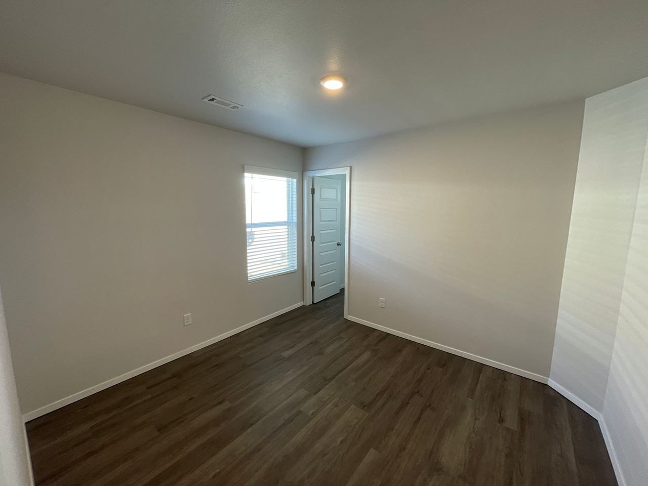 1742 Loveland St - Photo 5 of 18