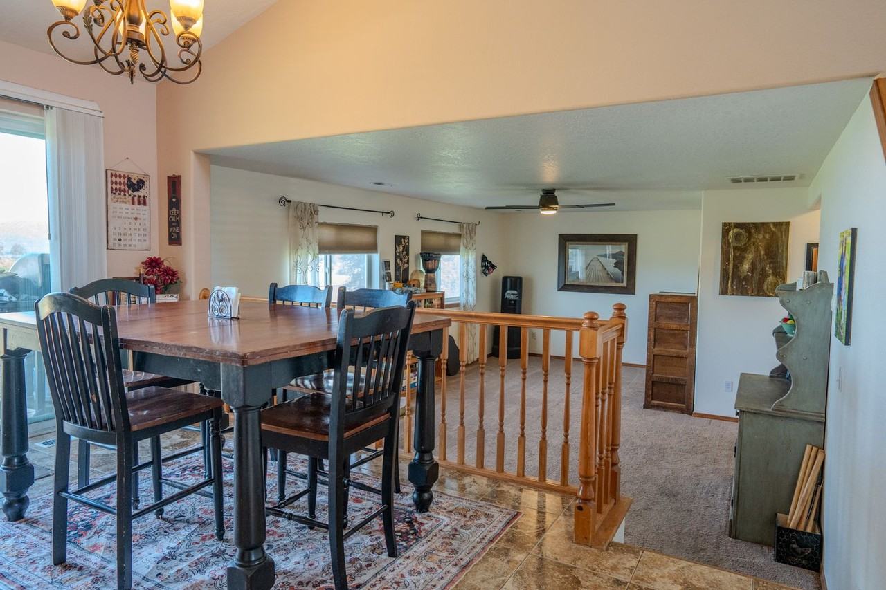 3925 N Graphite Ct - Photo 7 of 42