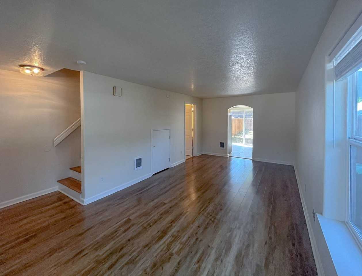 6431 Se 83rd Ave - Photo 2 of 33