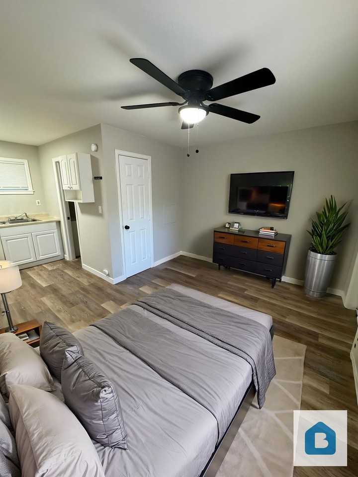 Creekside Apartments - Photo 3 of 7