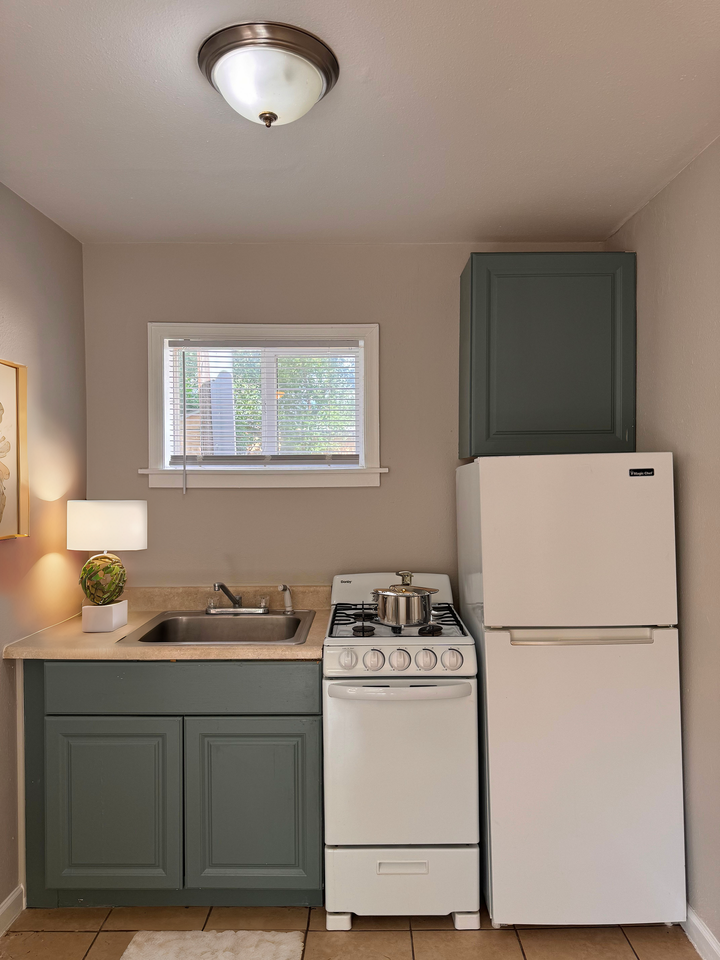 Creekside Apartments - Photo 5 of 7