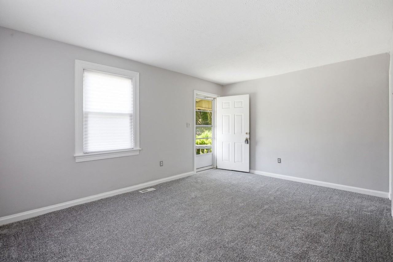1245 17th St - Photo 5 of 19