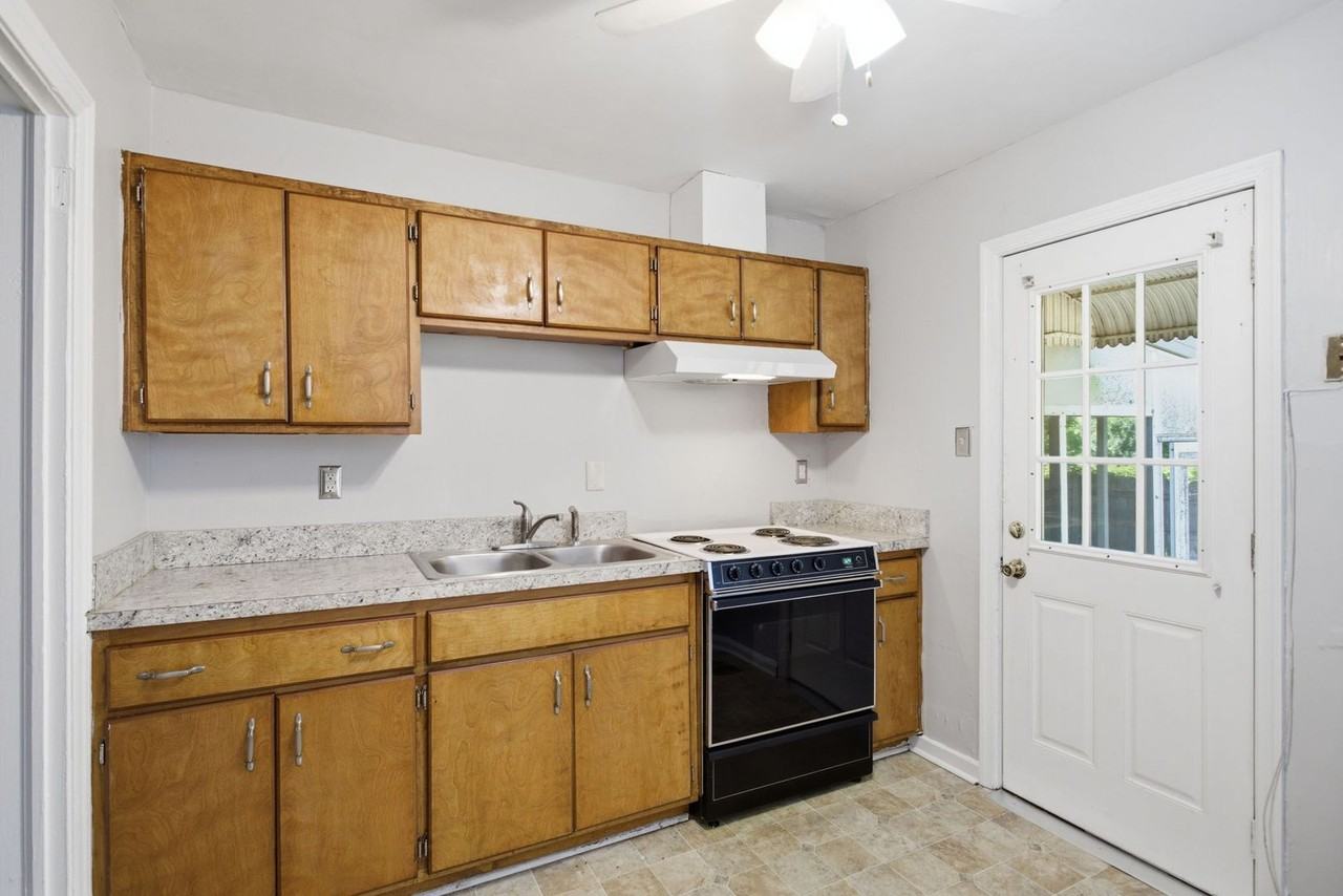 1245 17th St - Photo 7 of 19