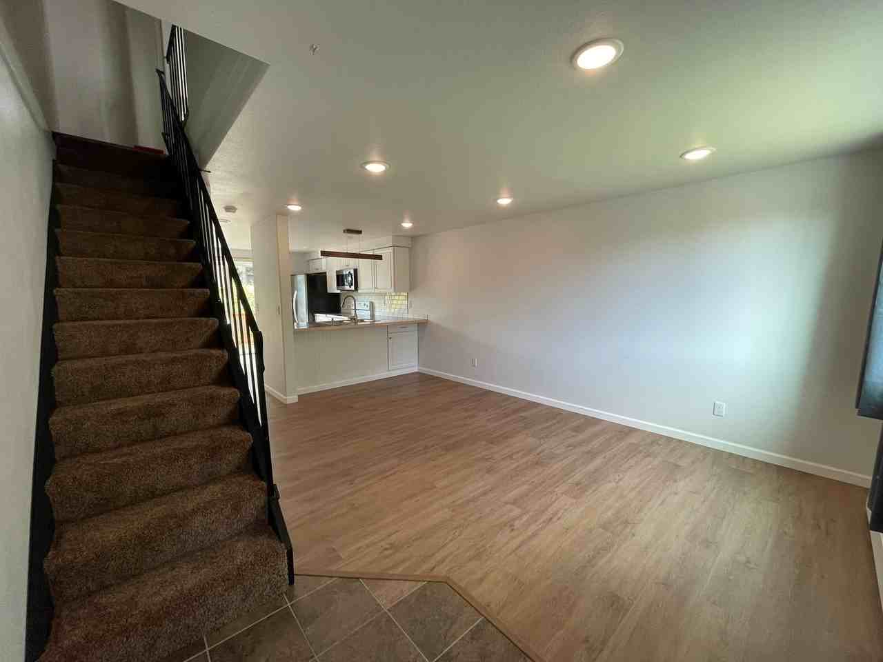 1820G5 Larch St - Photo 4 of 21