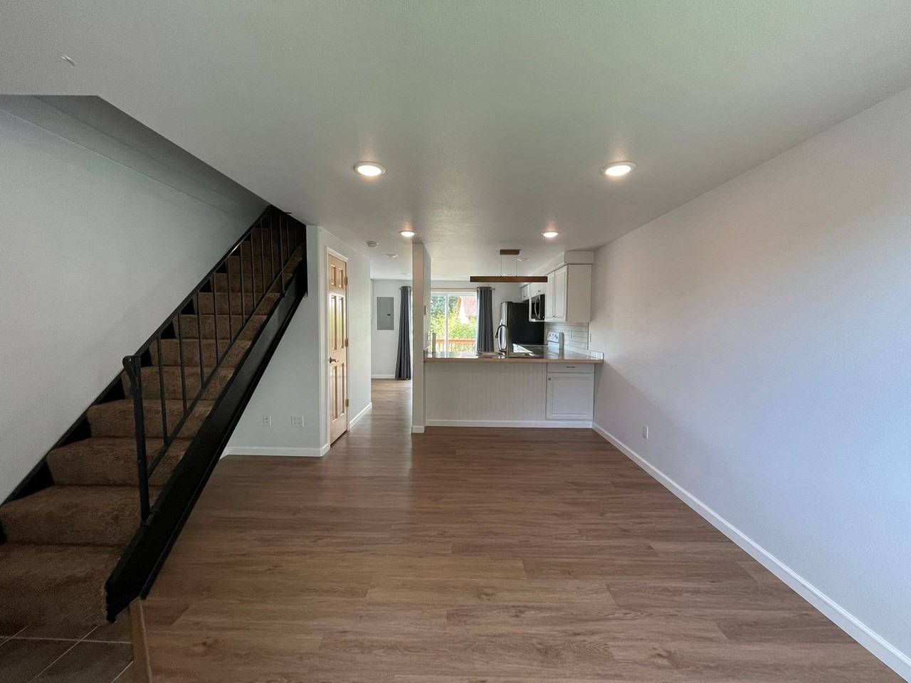 1820G5 Larch St - Photo 6 of 21