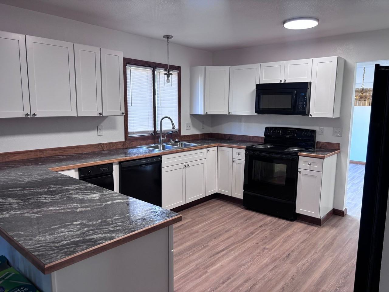 2701 Kingsbridge Cir - Photo 2 of 17