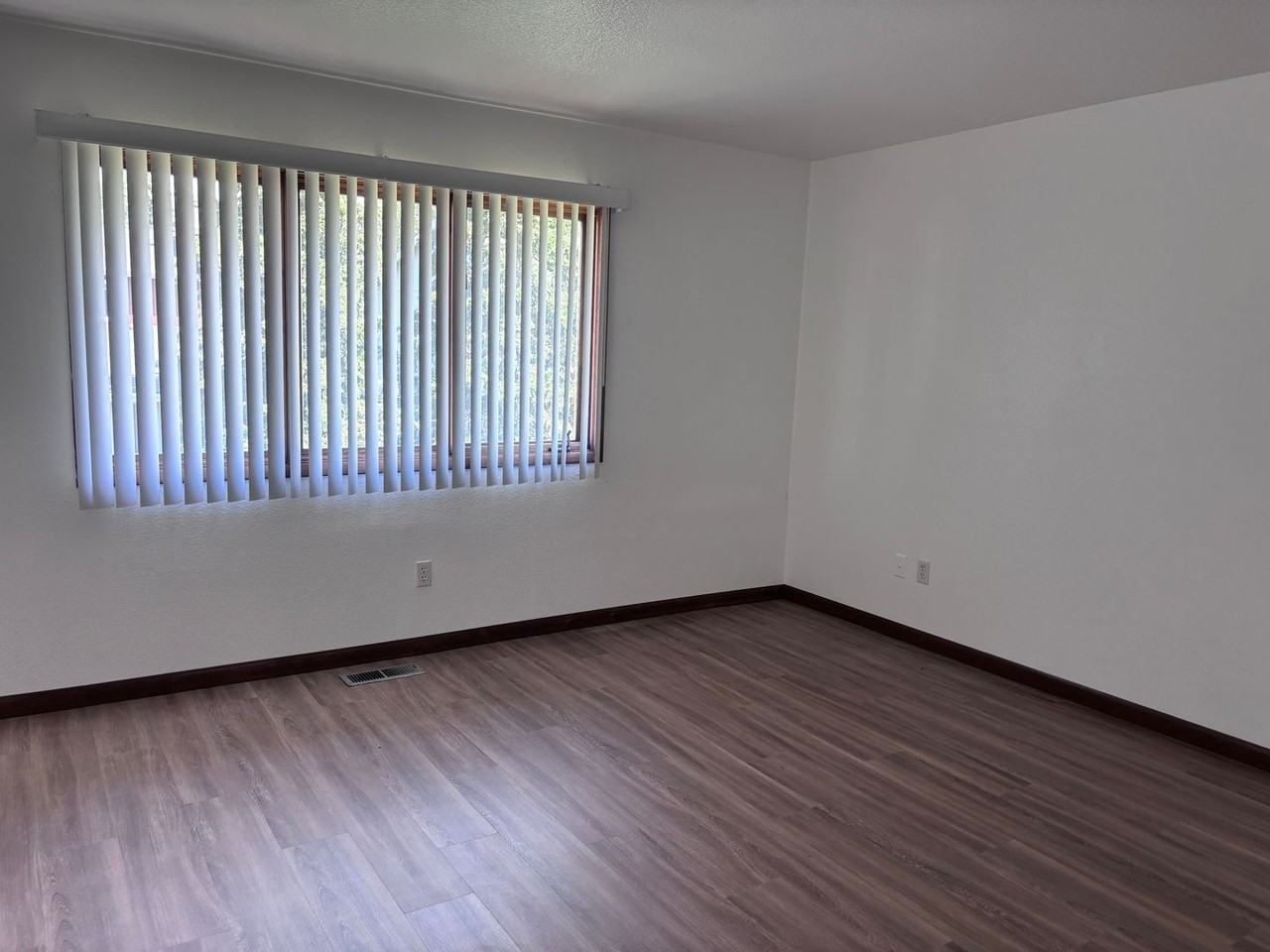 2701 Kingsbridge Cir - Photo 7 of 17