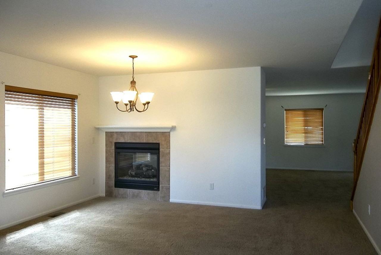 1809 Beam Reach Pl - Photo 2 of 9