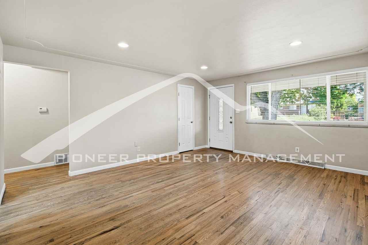 9704 W 17th Ave - Photo 4 of 25