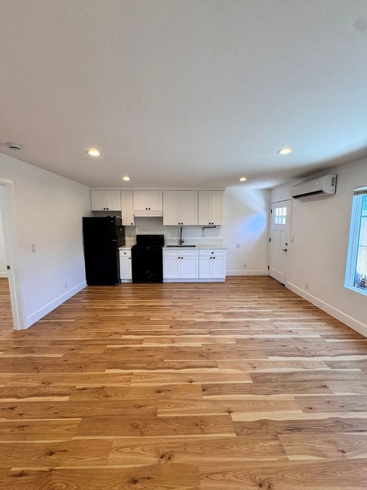 3951 Howard Ave - Photo 2 of 13