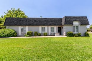 3160 E Hazelwood St - Photo 1 of 1