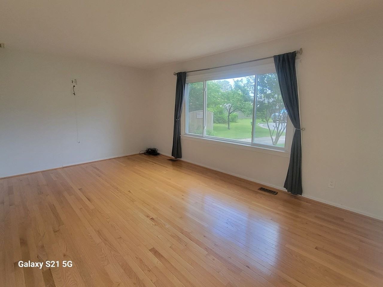 512 S Kings Point Rd - Photo 6 of 17