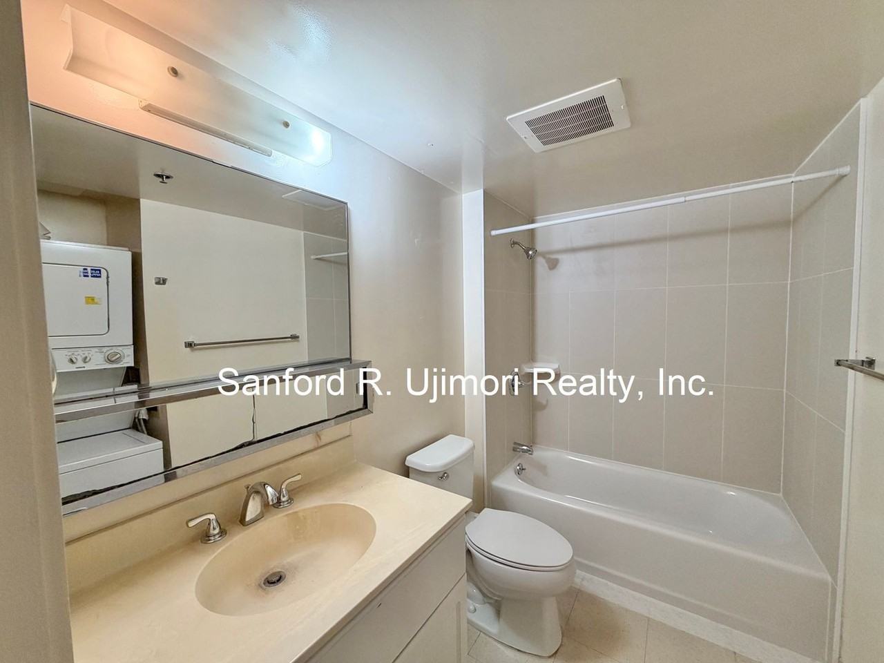 1074 Lunalilo St #305 - Photo 4 of 6