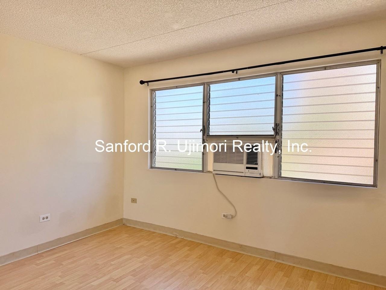 1074 Lunalilo St #305 - Photo 5 of 6