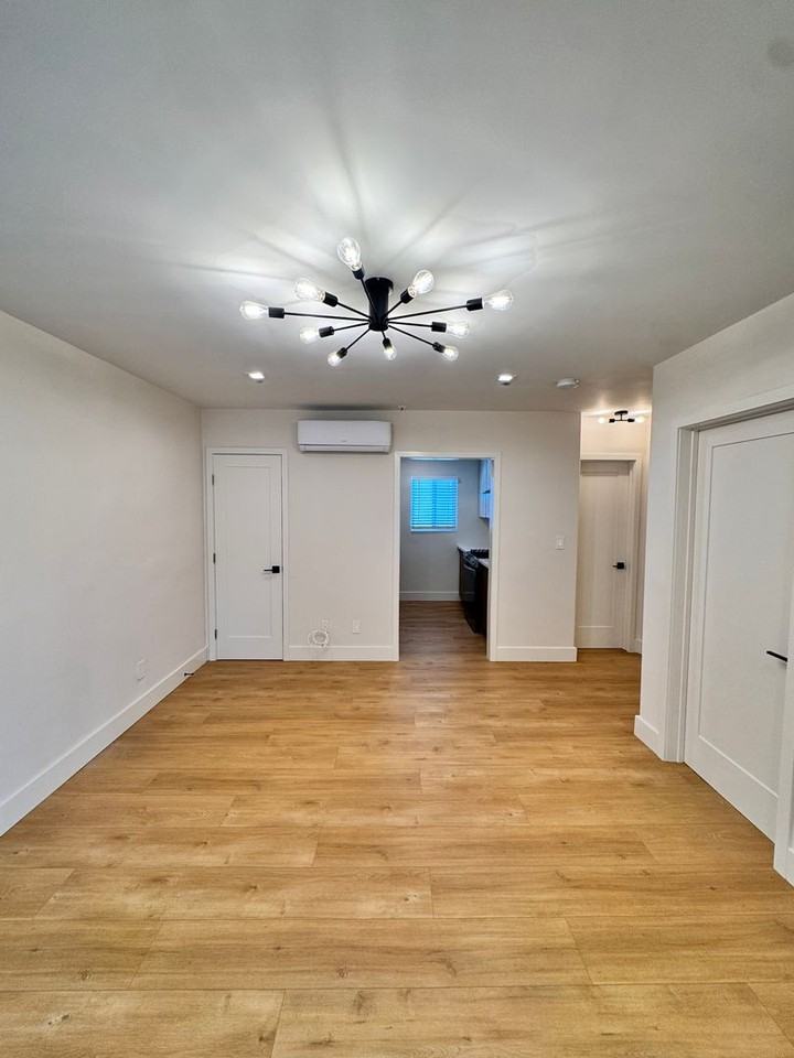 121 Ximeno Ave #6 - Photo 2 of 23